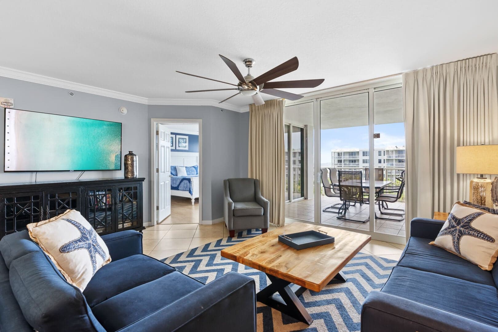 Destin West - Heron 607 photo 2