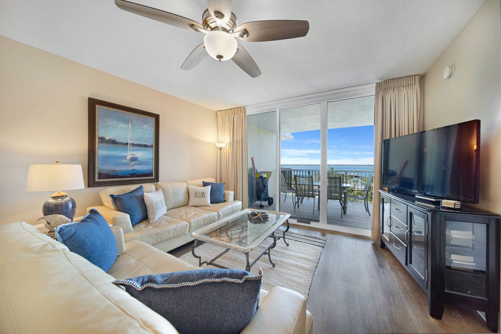 Destin West - Pelican 505 photo 3