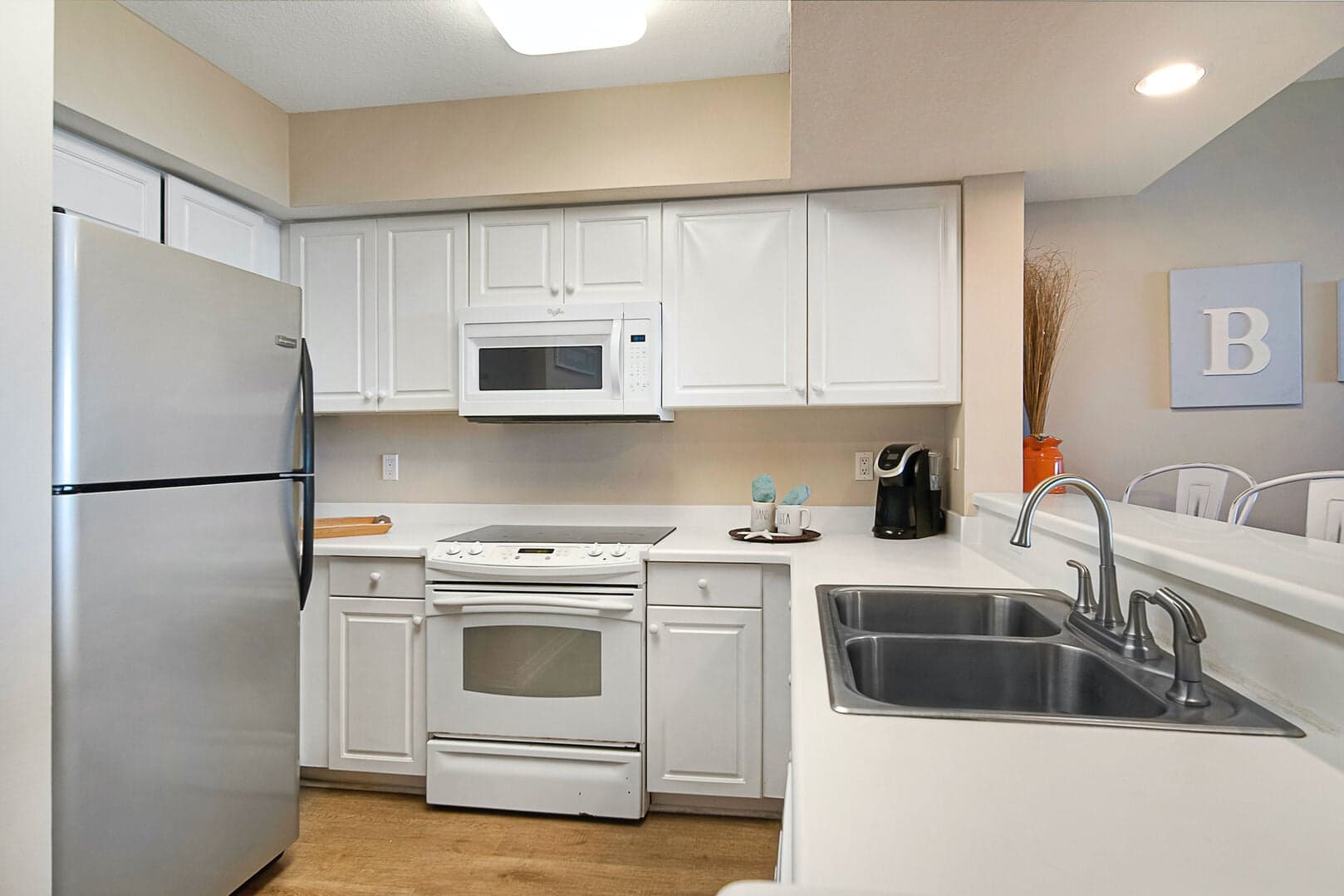 Destin West - Pelican 505 photo 5