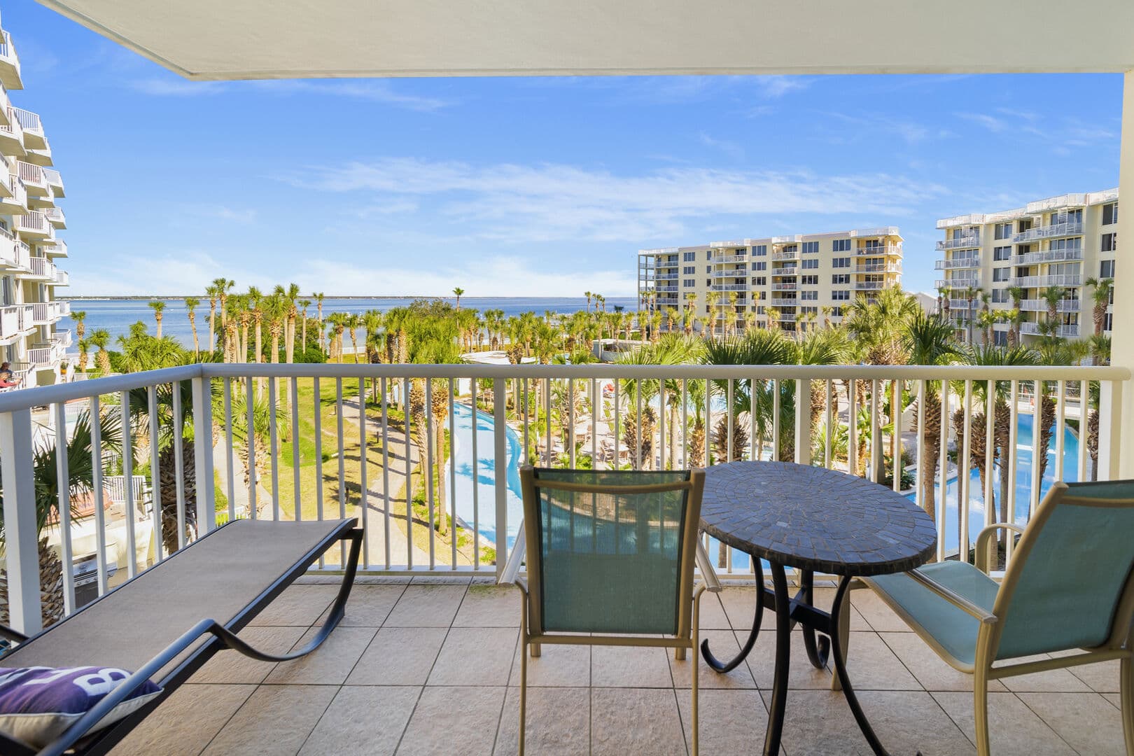 Destin West - Pelican 401 photo 2