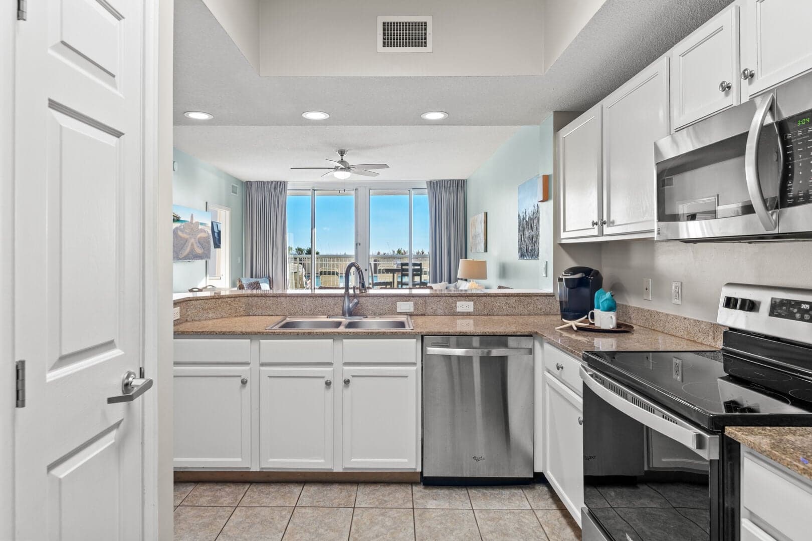 Waters Edge 109 photo 4