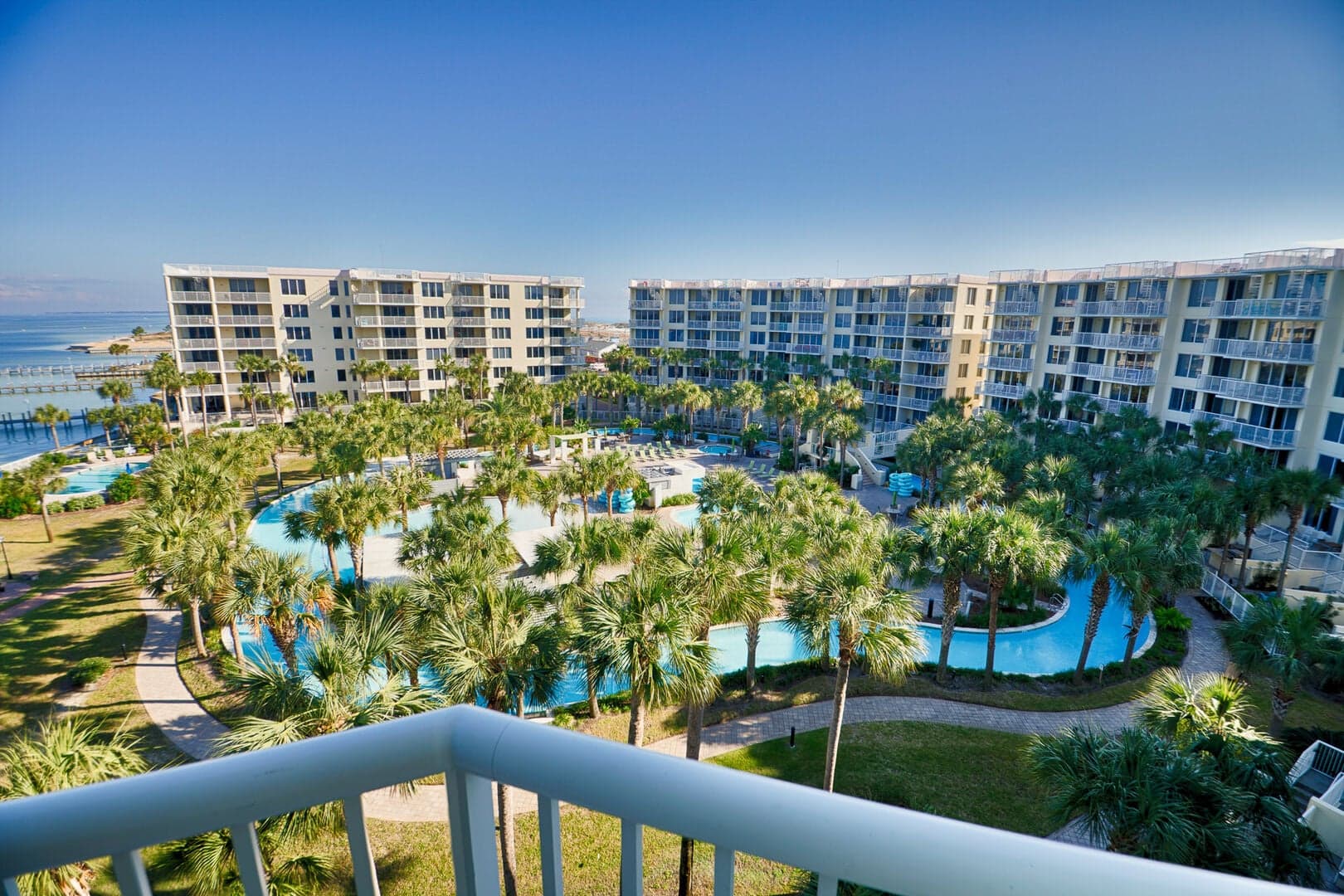 Destin West - Heron 606 photo 3