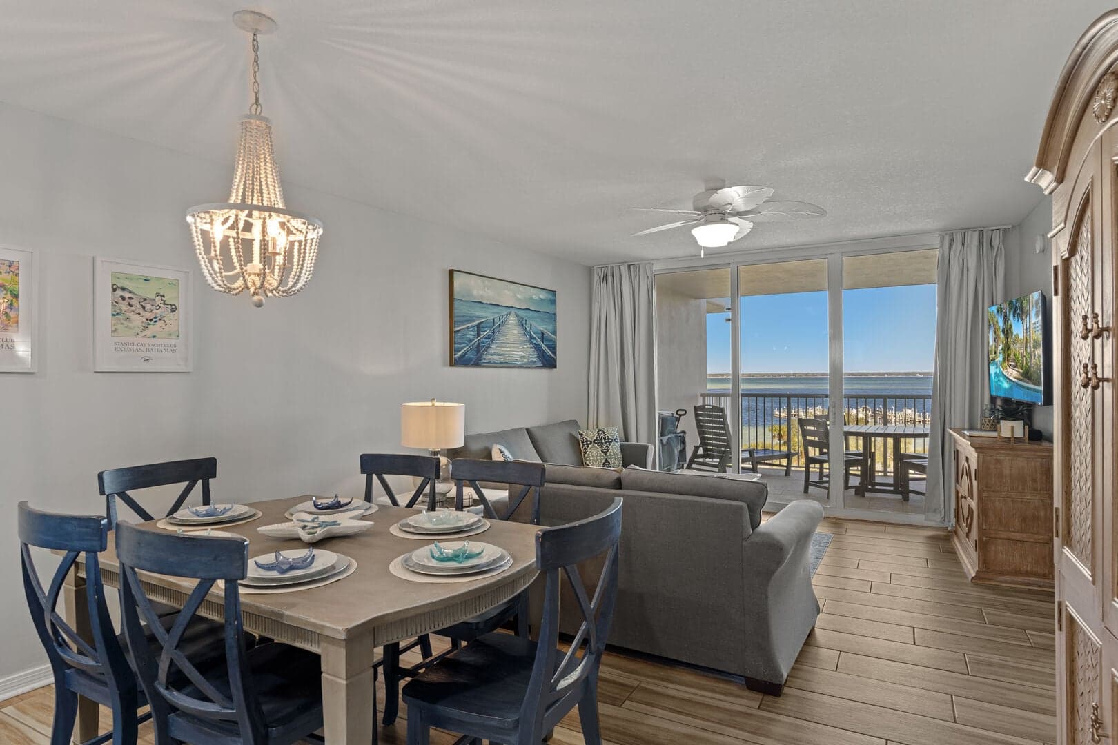 Destin West - Pelican 605 photo 4