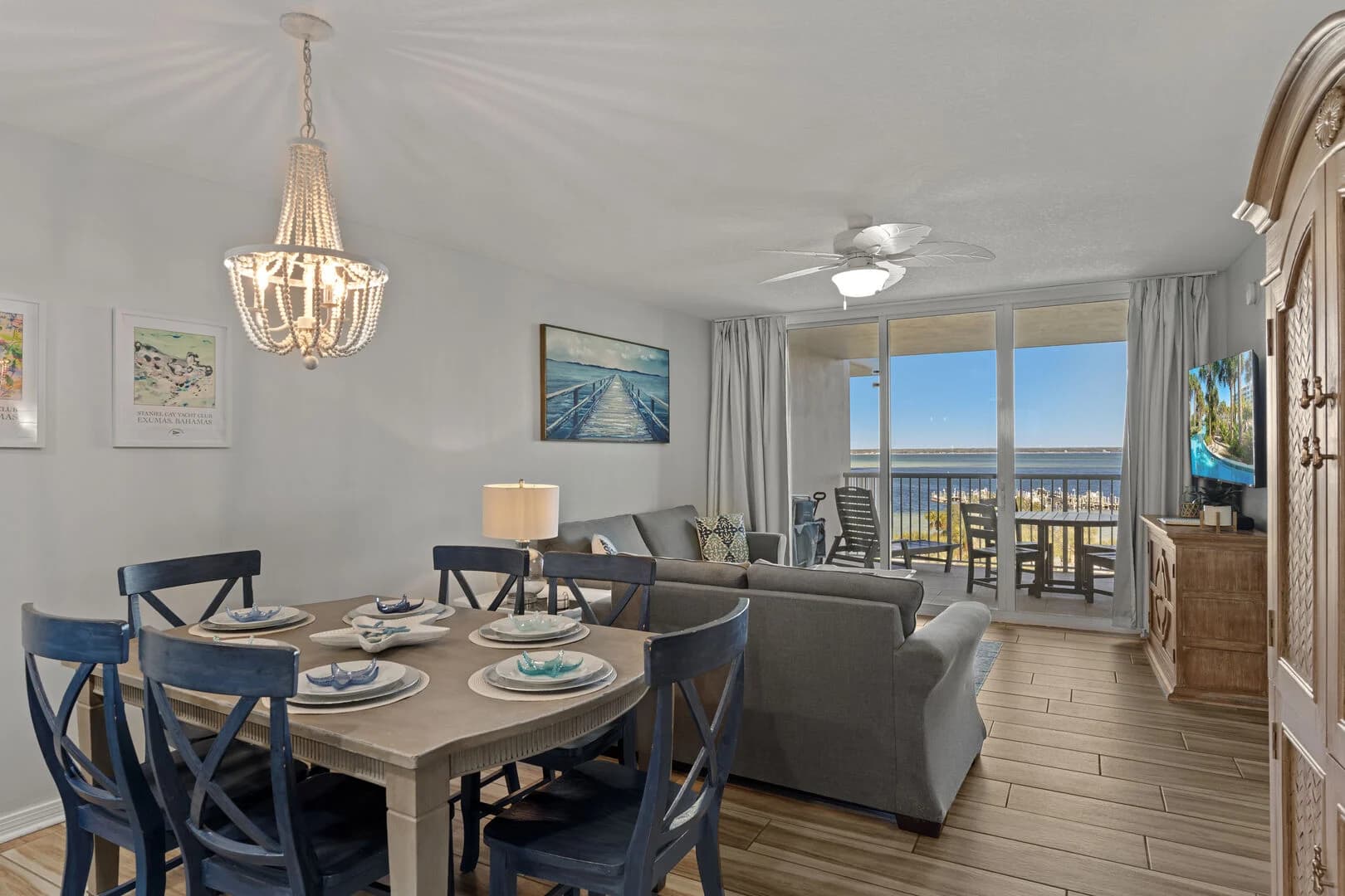 Destin West - Pelican 605 photo 4