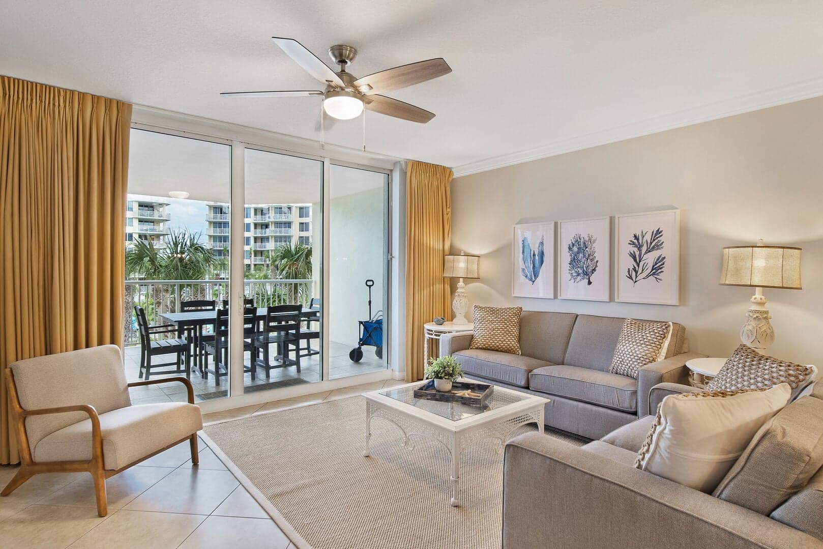 Destin West - Heron 307 photo 3