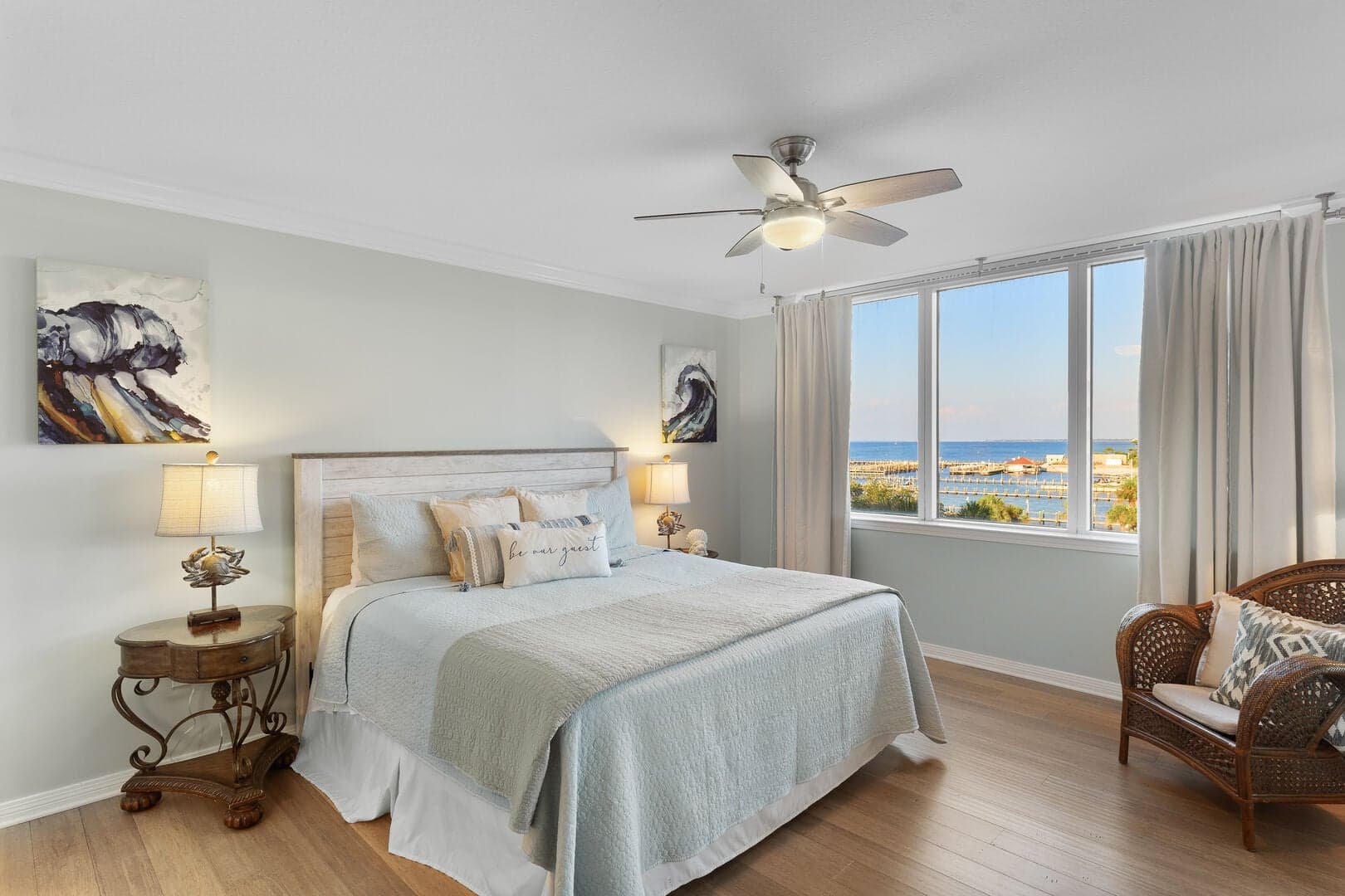 Destin West - Heron 505 photo 4