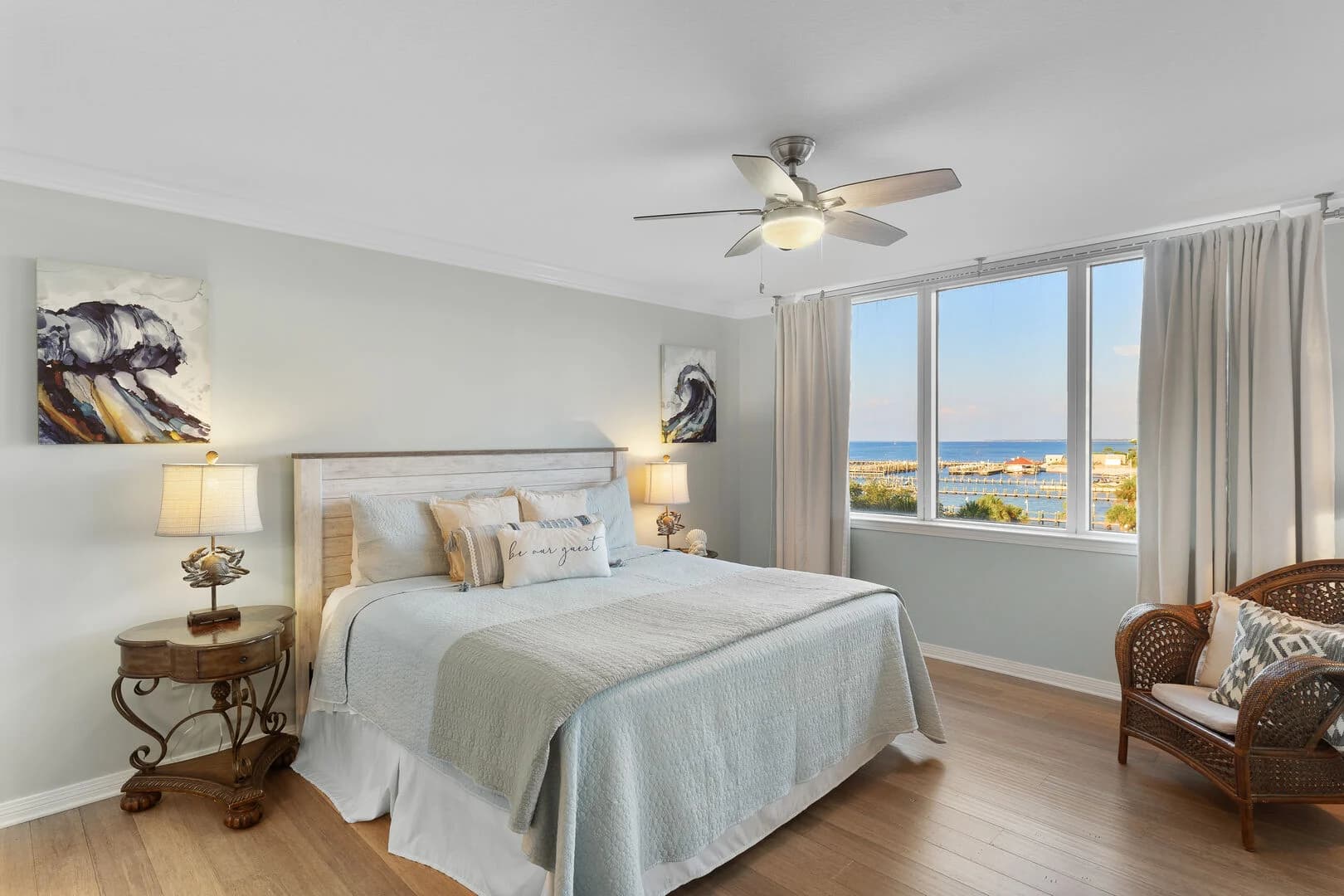 Destin West - Heron 505 photo 4