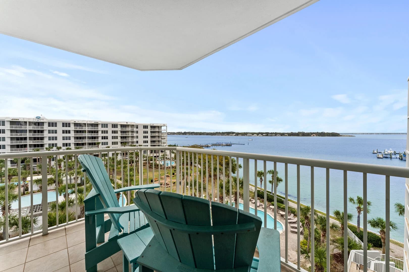 Destin West - Osprey 604 photo 2