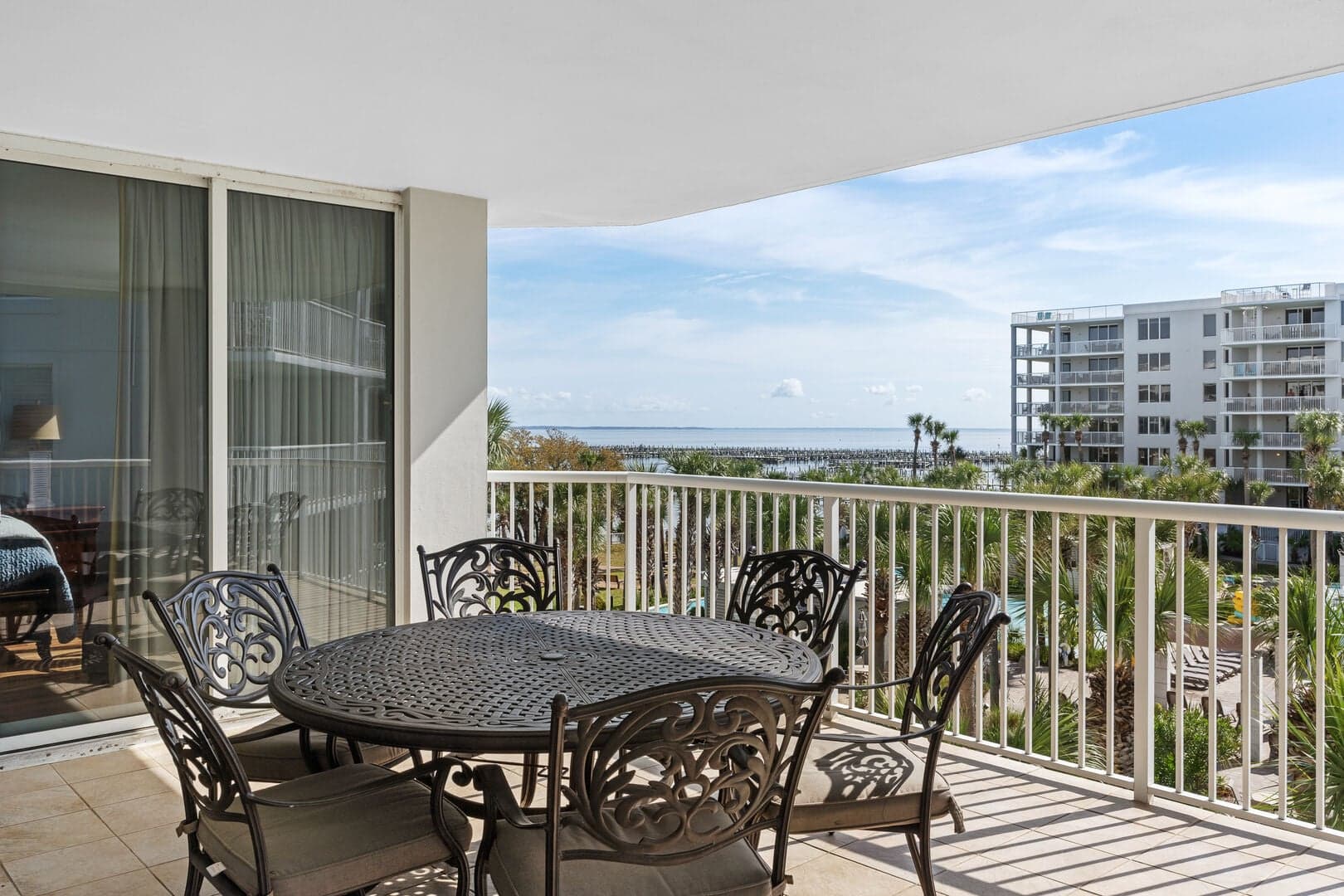Destin West - Heron 409 photo 4