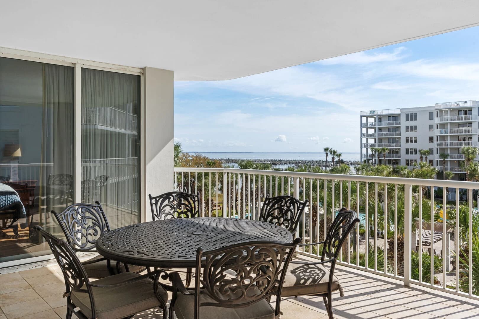 Destin West - Heron 409 photo 4