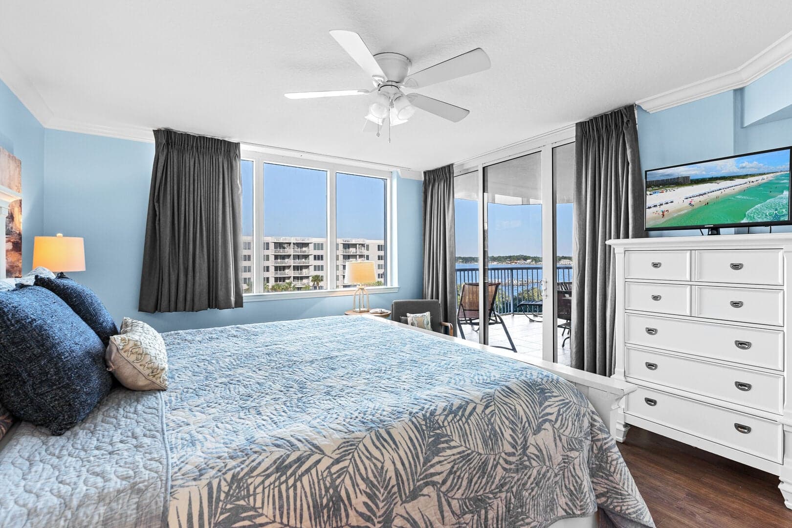 Destin West - Osprey 605 photo 4