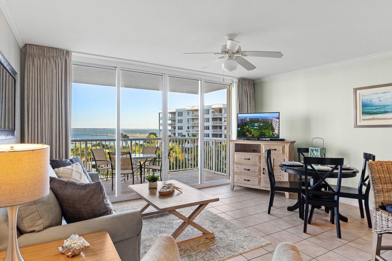 Destin West - Pelican 506 photo 3
