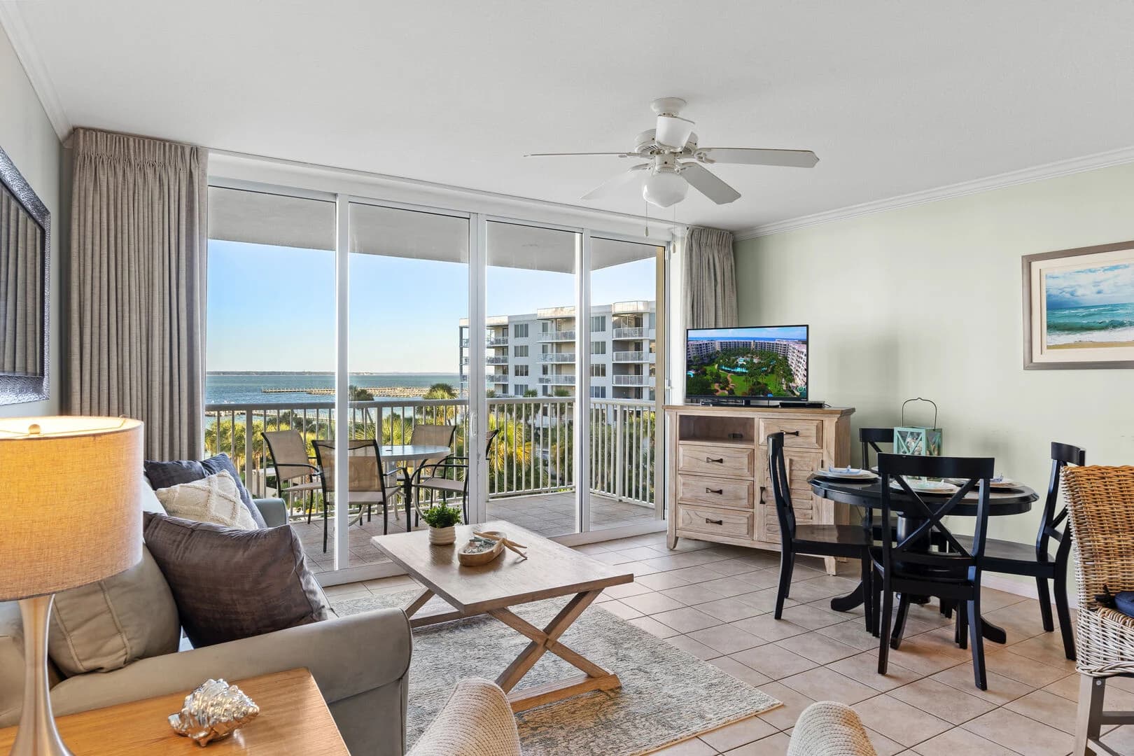 Destin West - Pelican 506 photo 3