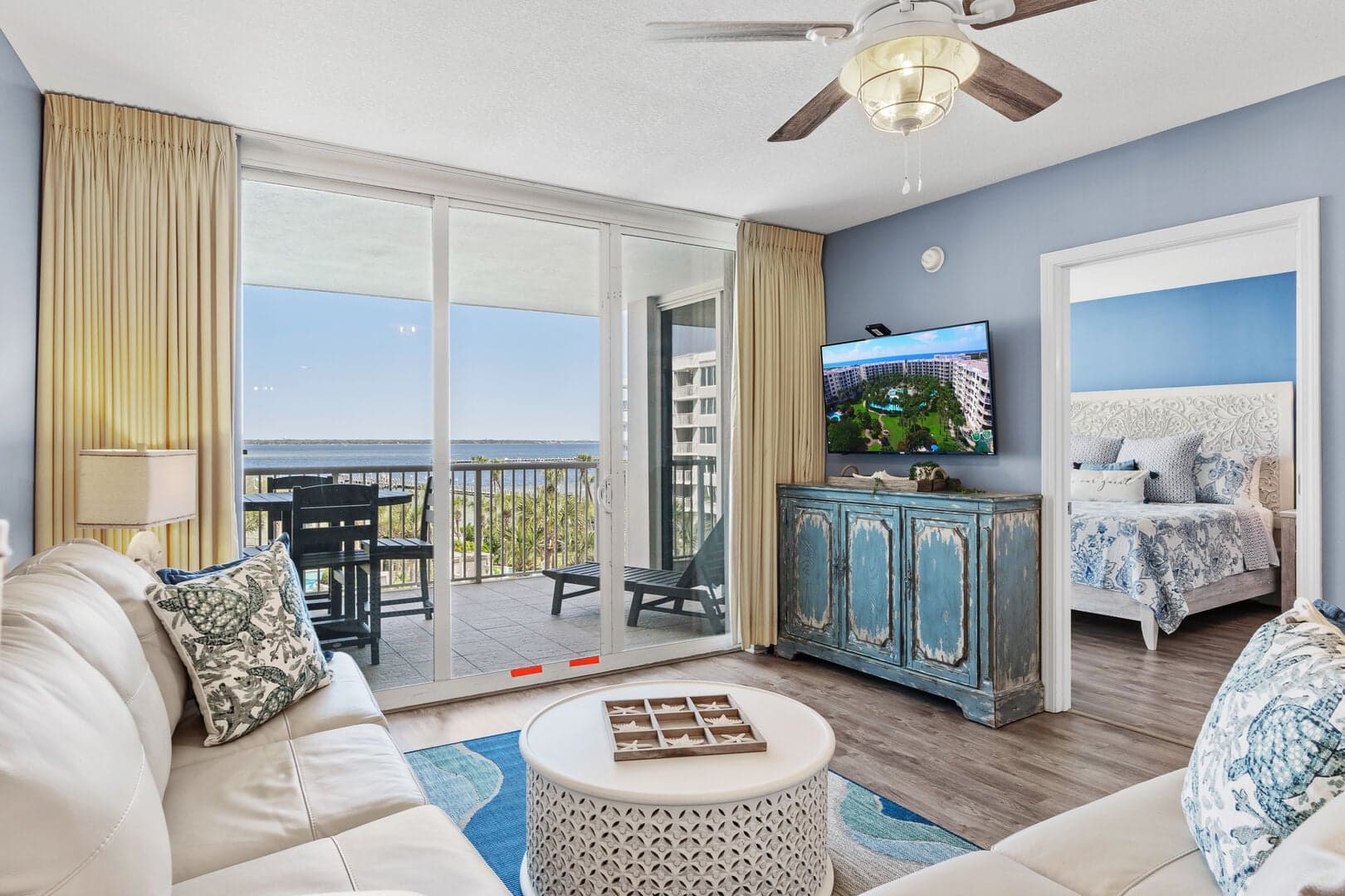 Destin West - Pelican 507 photo 3