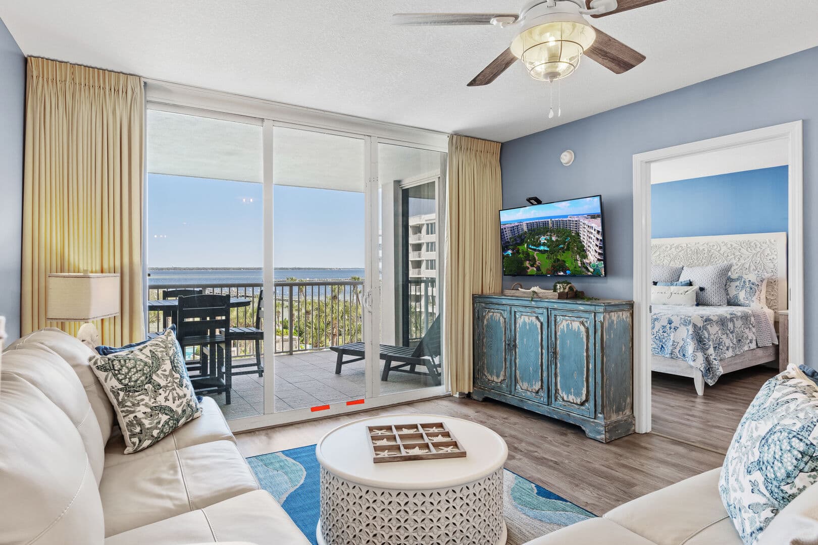 Destin West - Pelican 507 photo 3