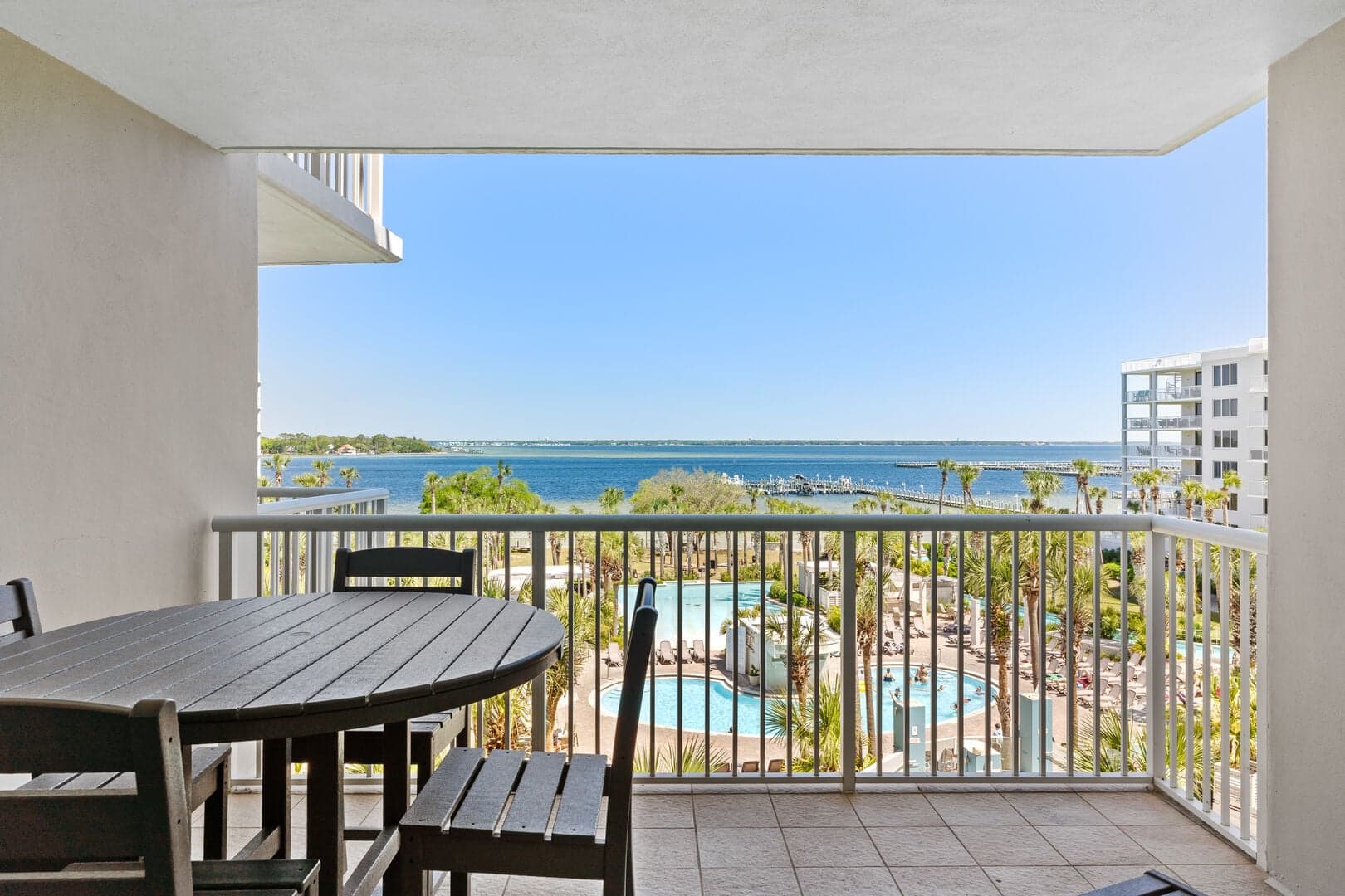 Destin West - Pelican 507 photo 2